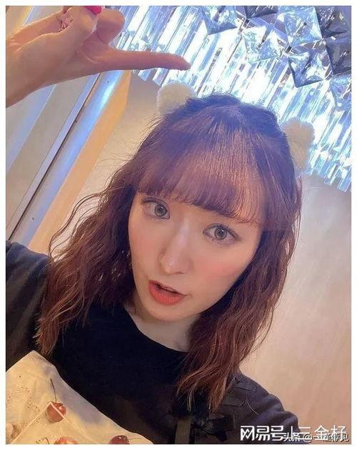 日本那些明星下海了,揭秘那些曾“下海”的明星传奇