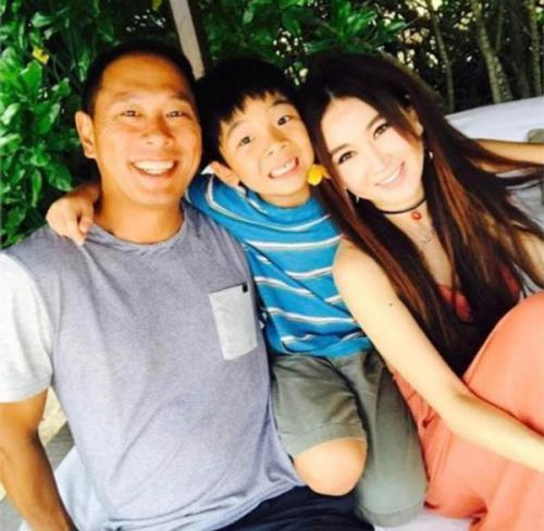 温碧霞老公多大了