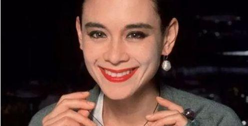 艾滋女明星,勇敢面对病魔，传递爱与希望