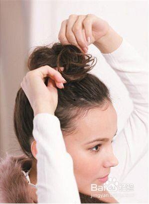 最简单丸子头扎法视频,一学就会！最简单丸子头扎法视频教程